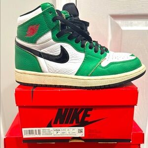 Air Jordan 1 Retro High OG 
Lucky Green Black White 
Size 7.5 Women